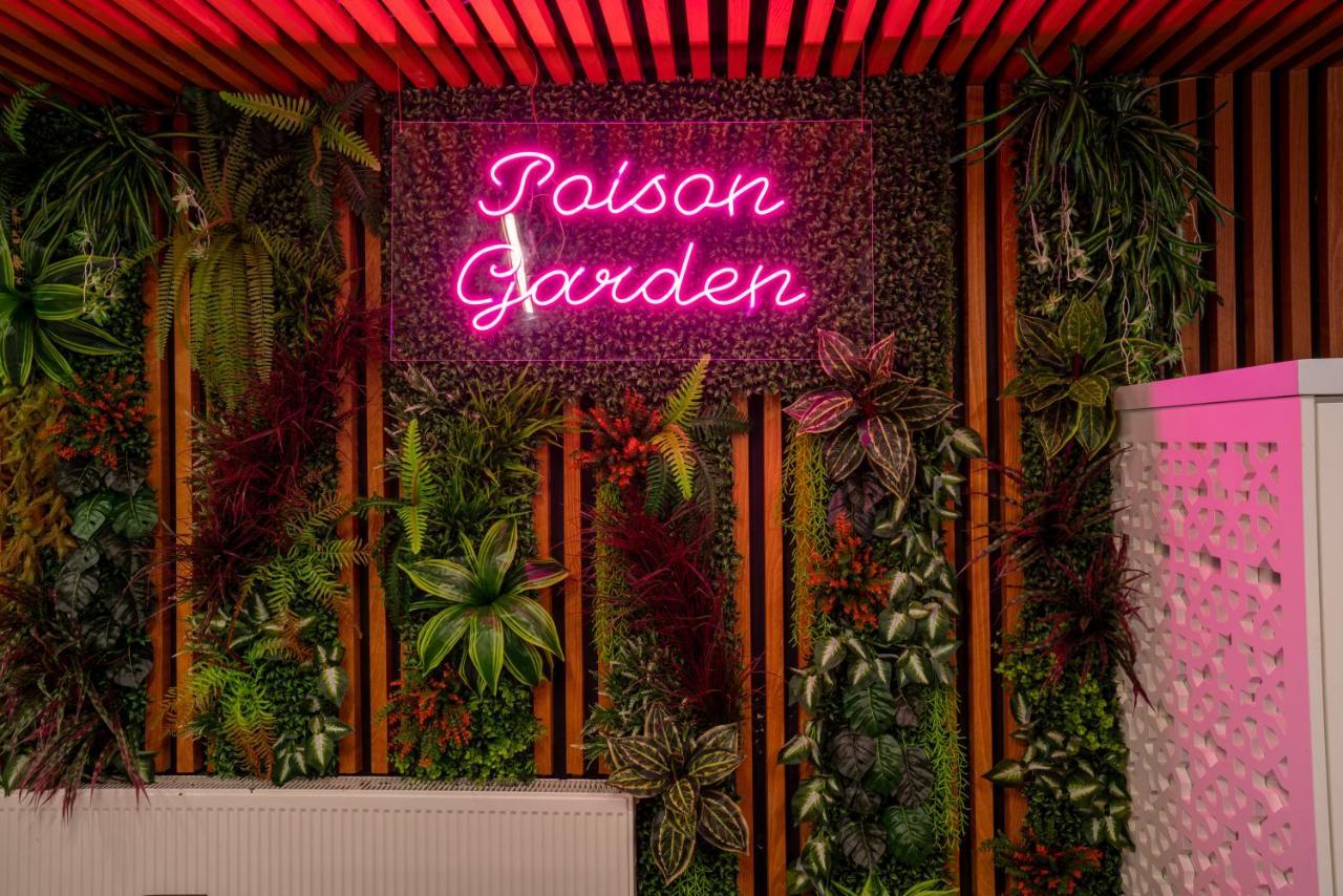Poison Garden Suite Gozalan Exterior foto